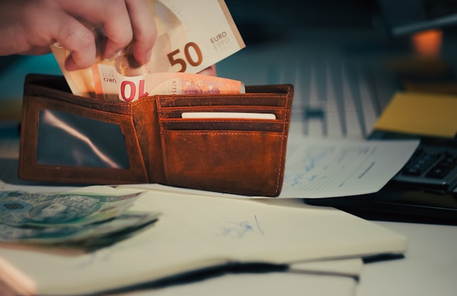 Beyond Poker: How to Choose an Online Casino That Respects Your Bankroll