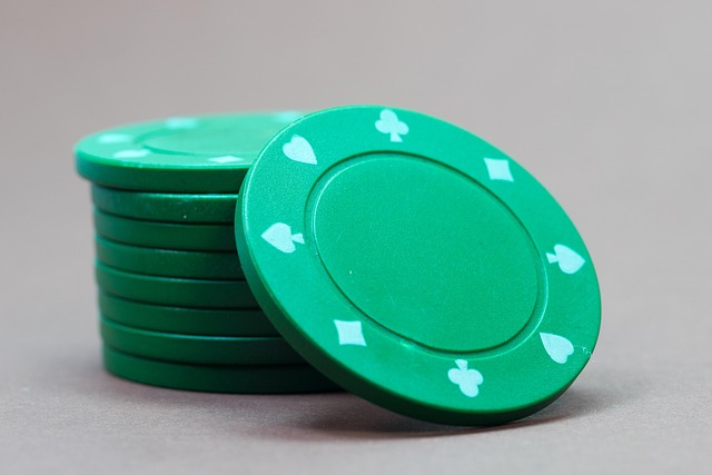 Comparing Roblox Poker to Traditional Casino Versions