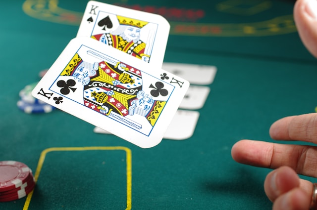 Use Online Poker Play As Practice for Live Games