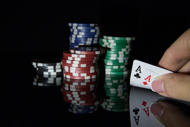 The Two-Speed Player: Adjusting Between Live and Online Poker