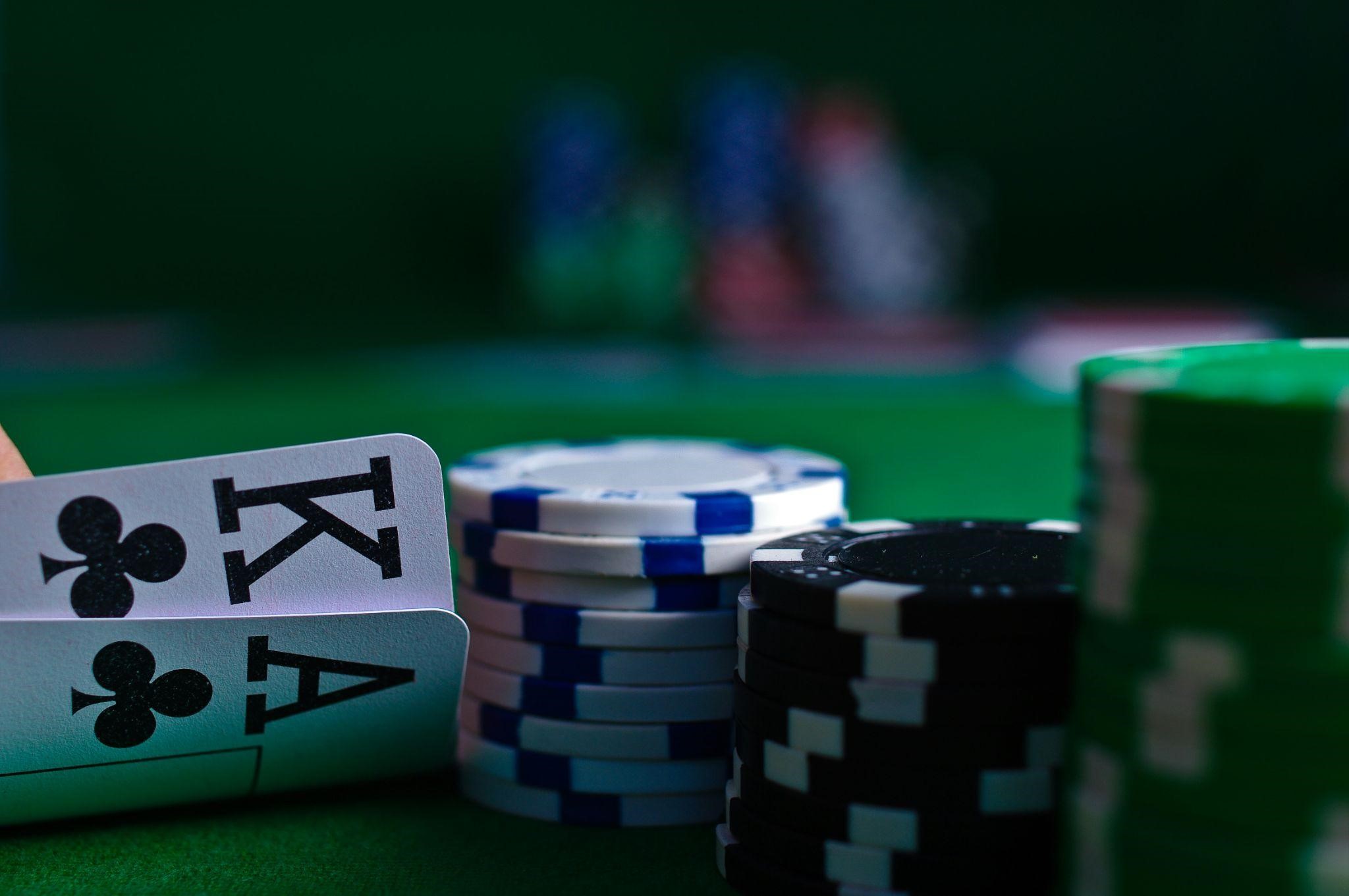 Mastering the Art of Bluffing: Strategies from Poker to the Casino Floor