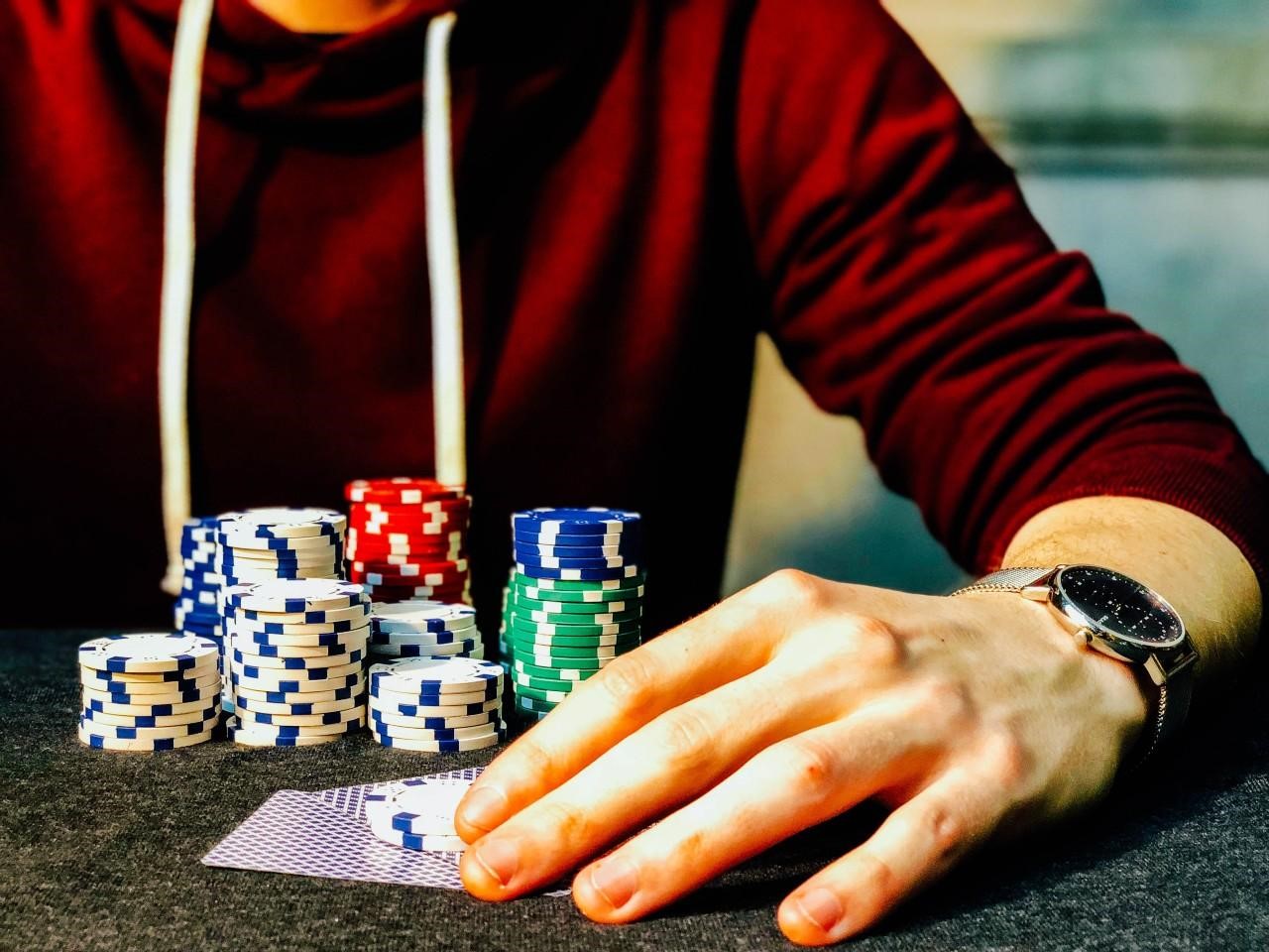 An Introduction to Online Poker