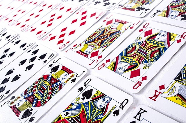 Evolution of Gambling Information Sources for Poker and Online Casino Players